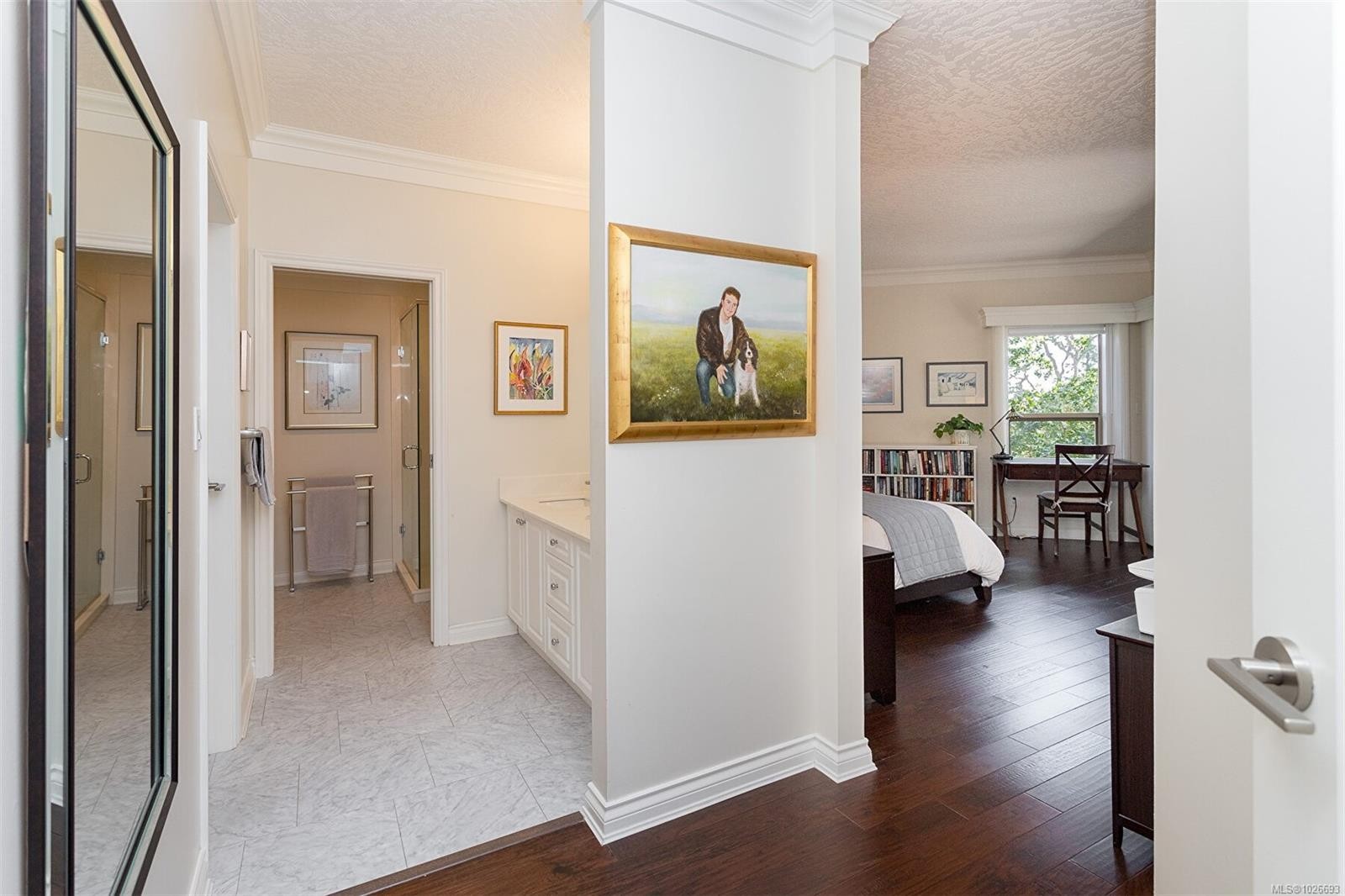 4-910 Maltwood Terr, Saanich, BC - Indoor Photo Showing Other Room