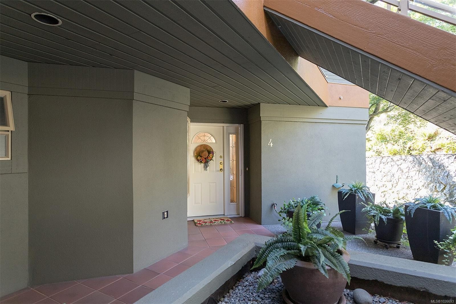 4-910 Maltwood Terr, Saanich, BC - Outdoor With Deck Patio Veranda With Exterior