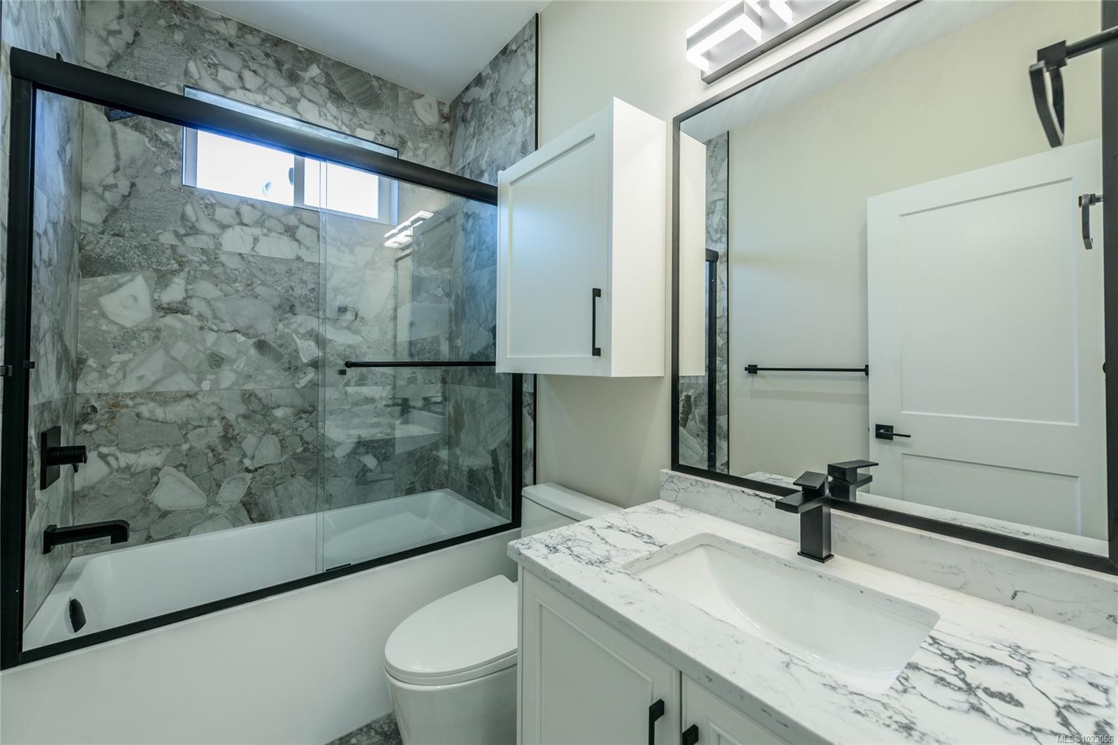 1246 Reynolds Rd, Saanich, BC