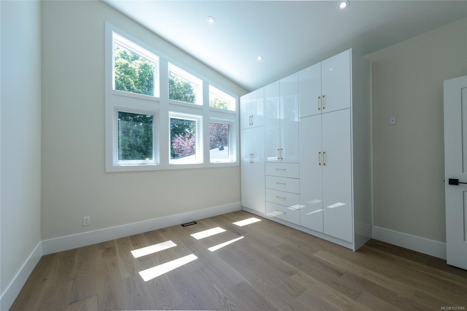 1246 Reynolds Rd, Saanich, BC