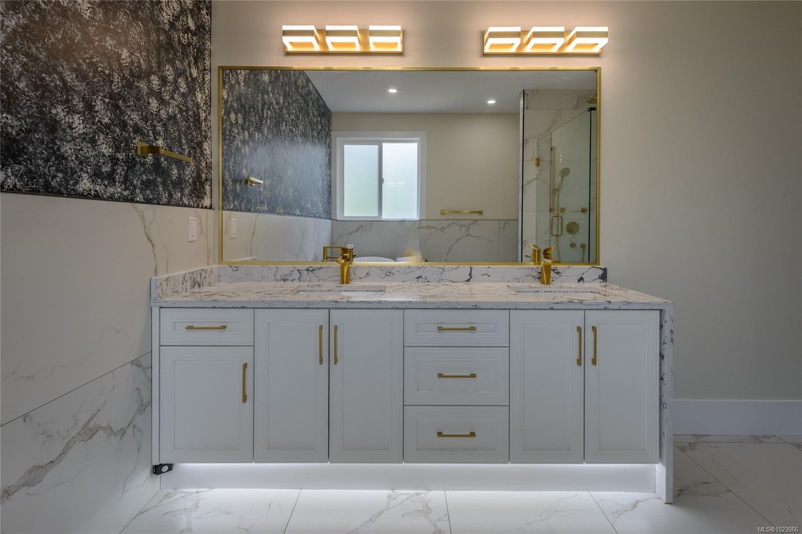 1246 Reynolds Rd, Saanich, BC