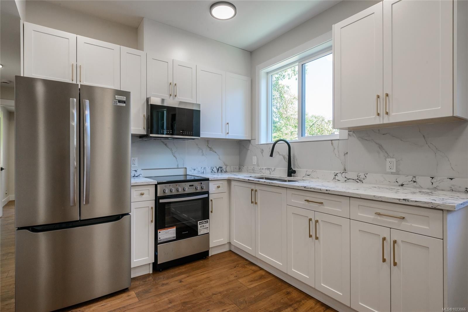 1246 Reynolds Rd, Saanich, BC