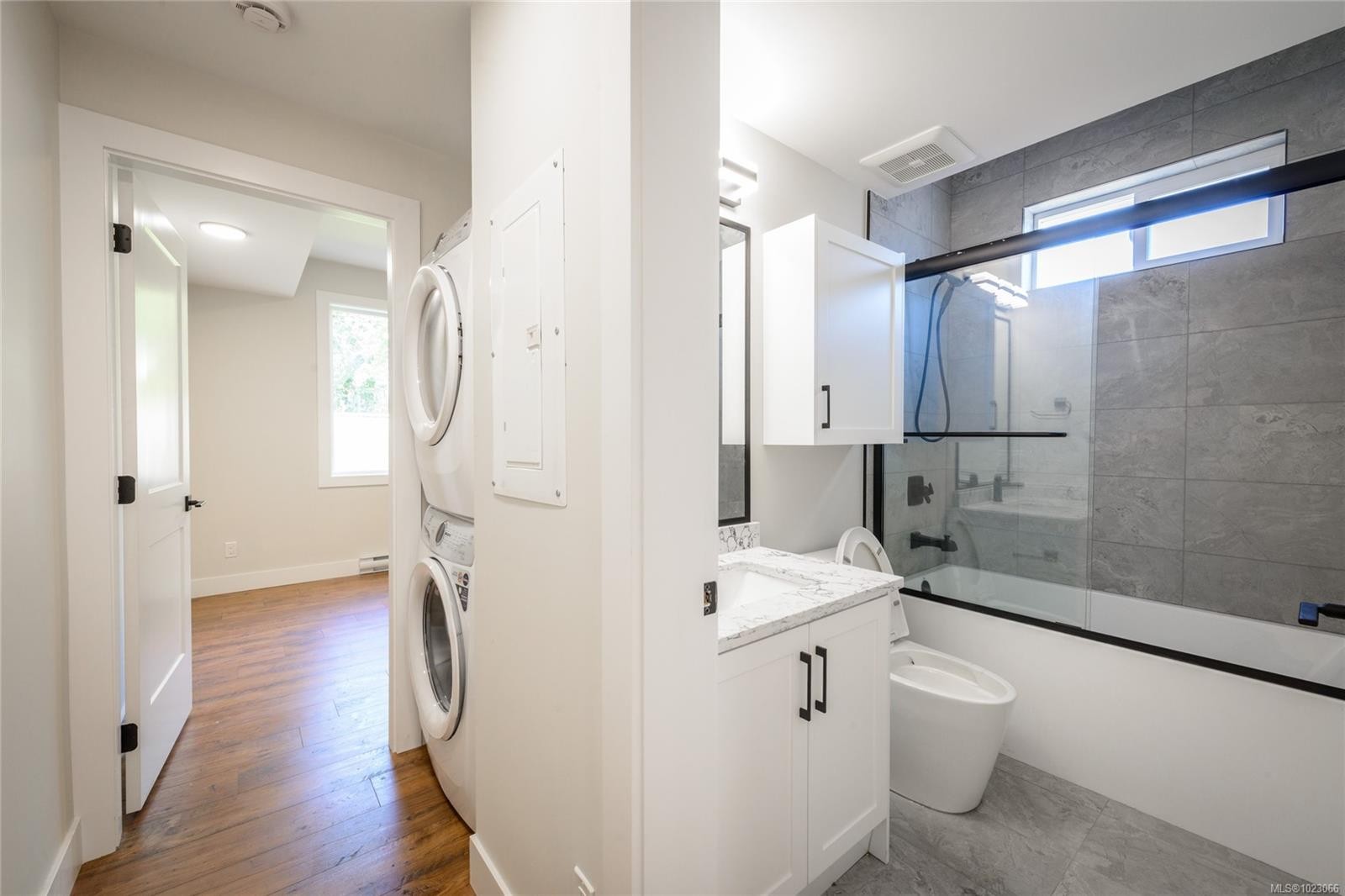 1246 Reynolds Rd, Saanich, BC