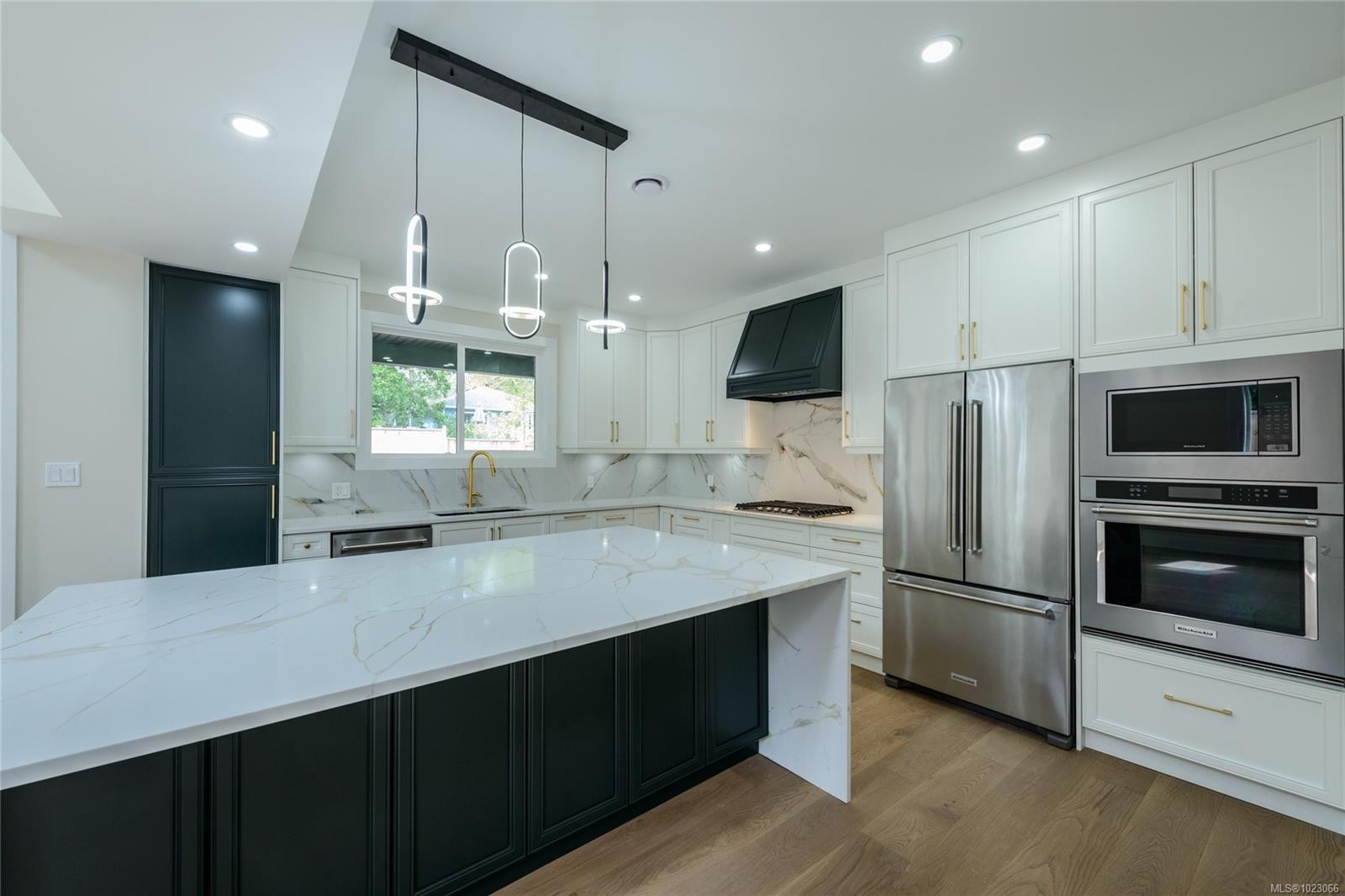 1246 Reynolds Rd, Saanich, BC