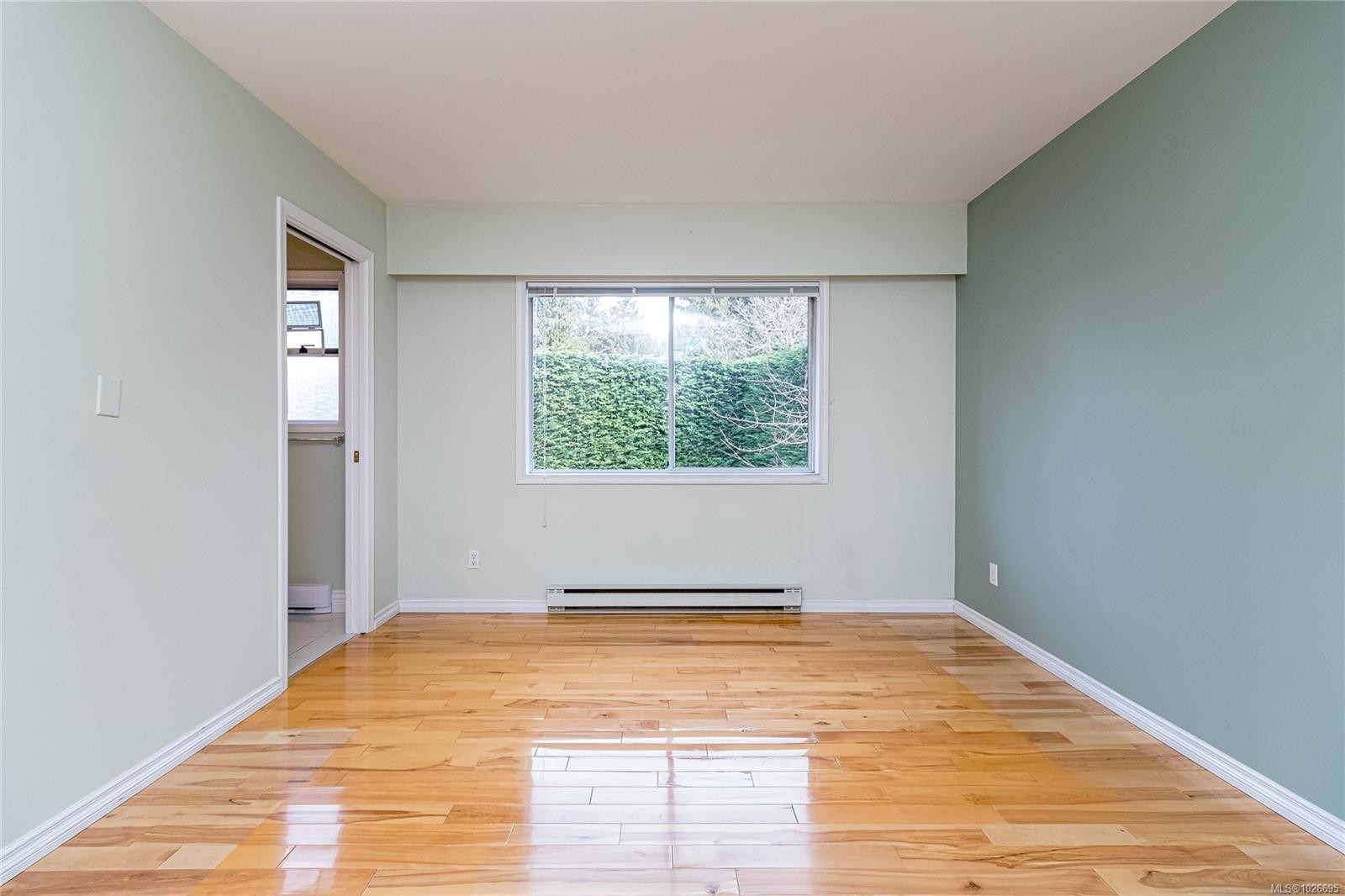 2320 Hazelton Pl, Saanich, BC