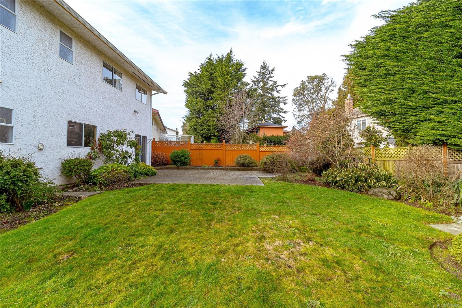 2320 Hazelton Pl, Saanich, BC