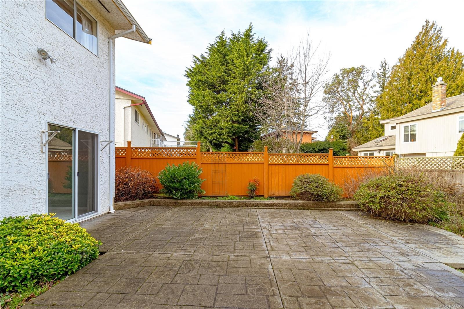 2320 Hazelton Pl, Saanich, BC