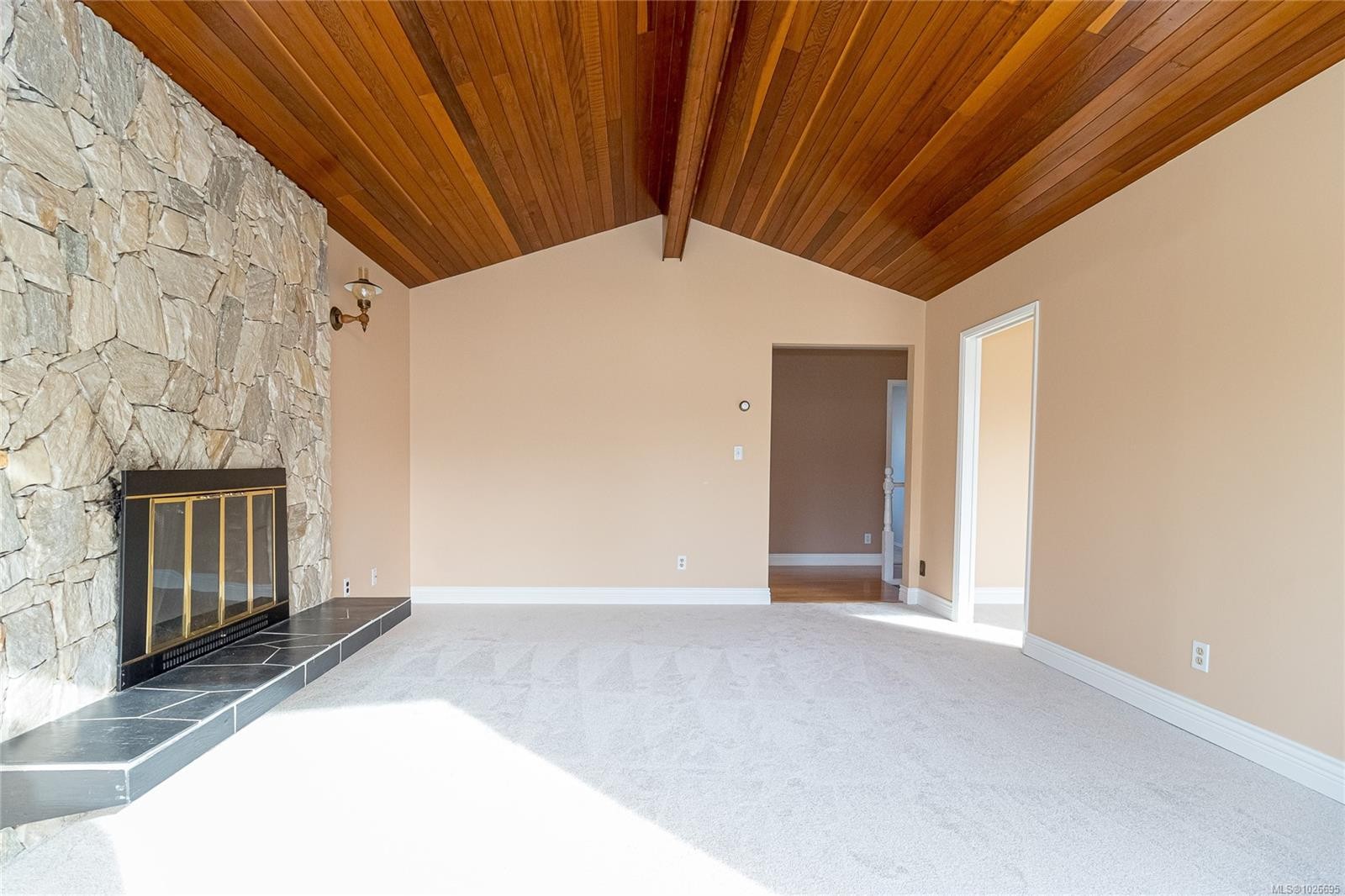 2320 Hazelton Pl, Saanich, BC