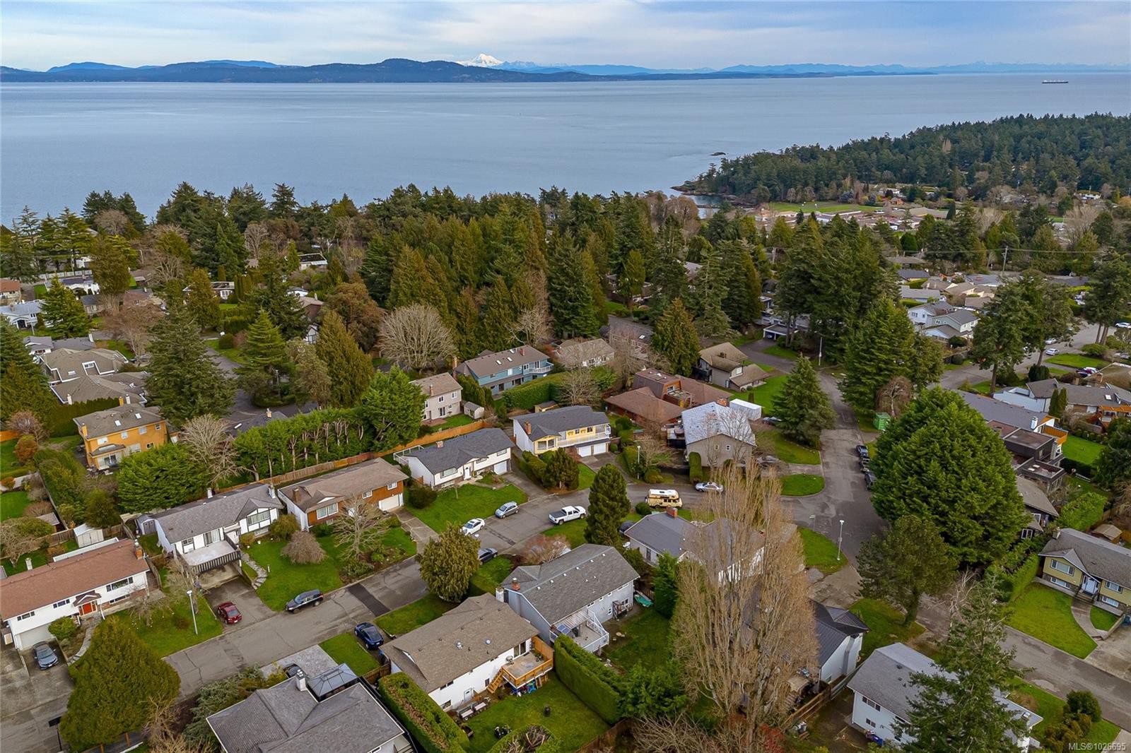 2320 Hazelton Pl, Saanich, BC