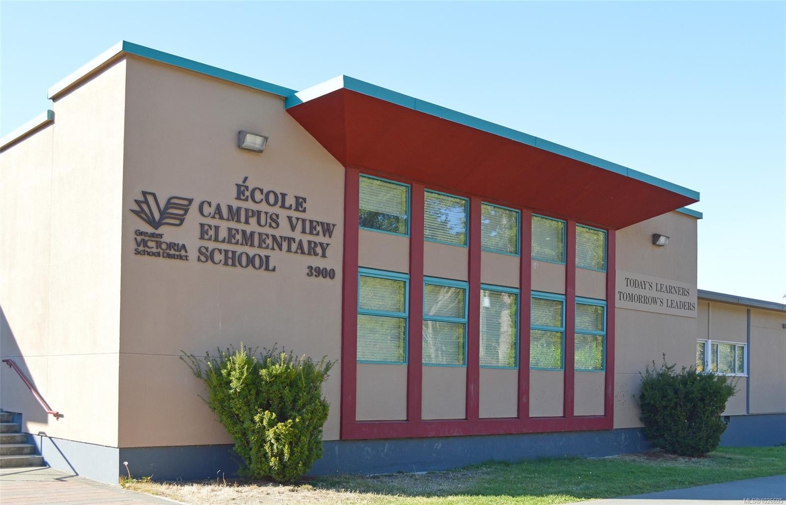 2320 Hazelton Pl, Saanich, BC