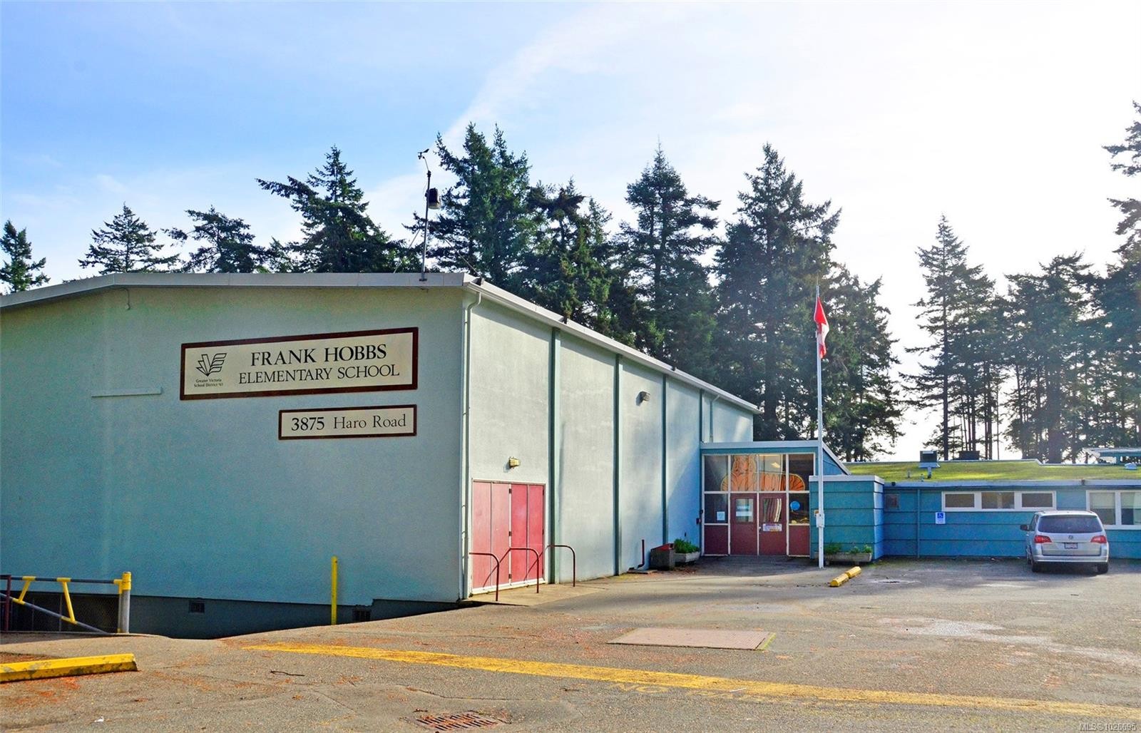 2320 Hazelton Pl, Saanich, BC