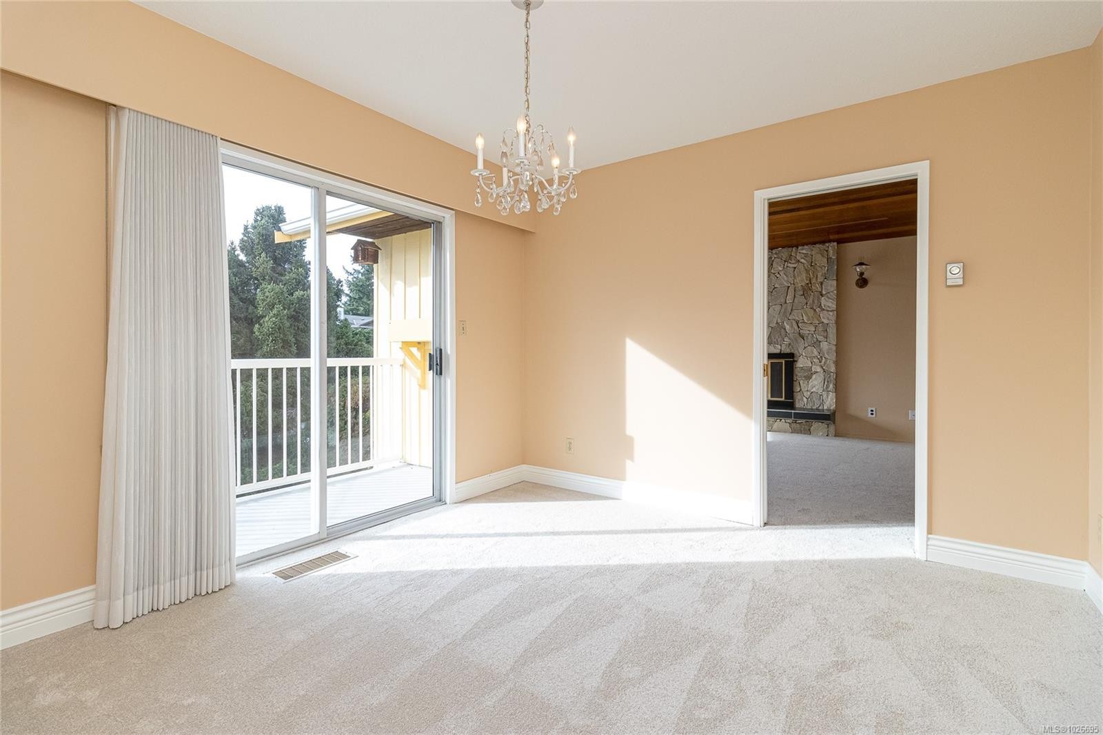 2320 Hazelton Pl, Saanich, BC