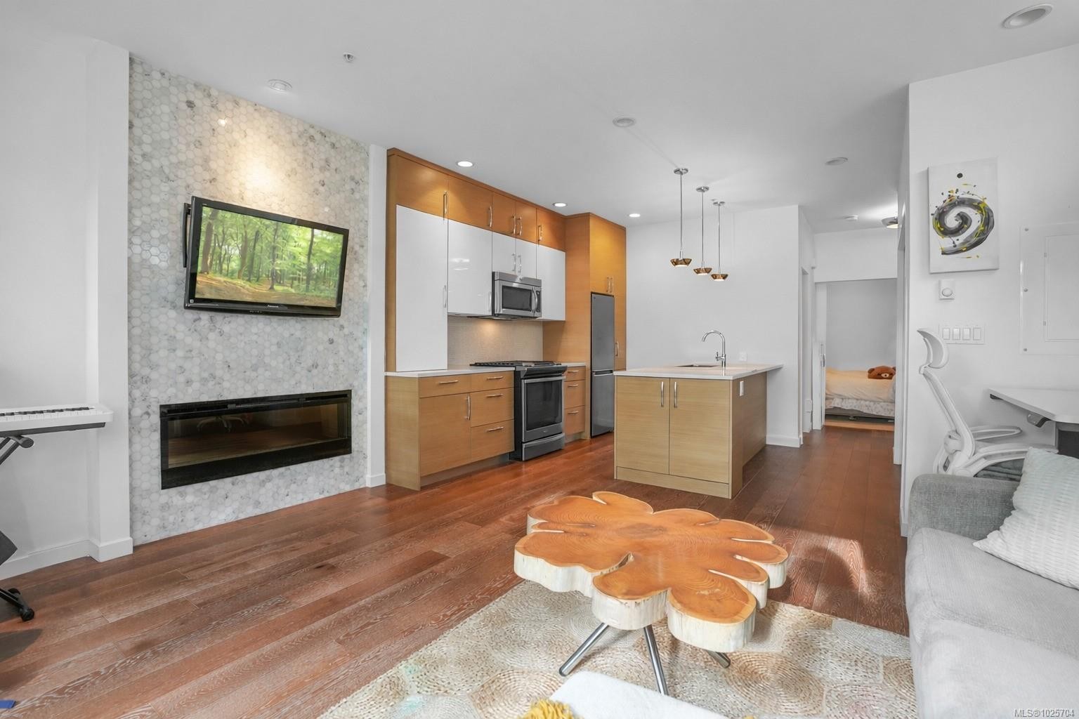 102-1014 Park Blvd, Victoria, BC - Indoor