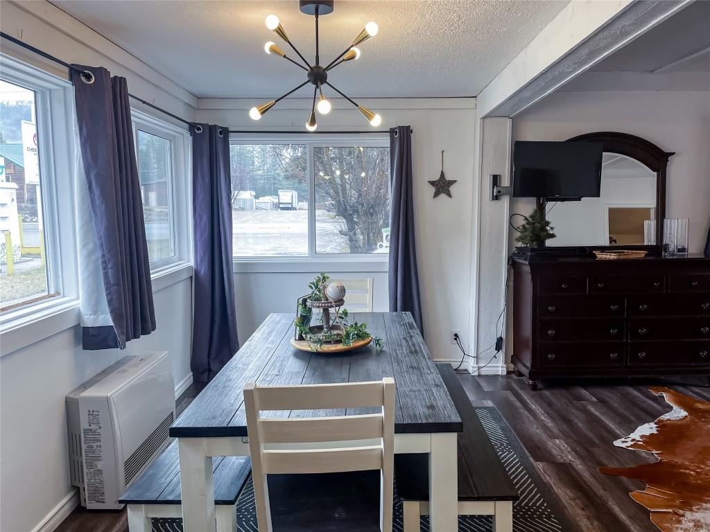 5844 Highway 33, Beaverdell, BC - Indoor Photo Showing Dining Room
