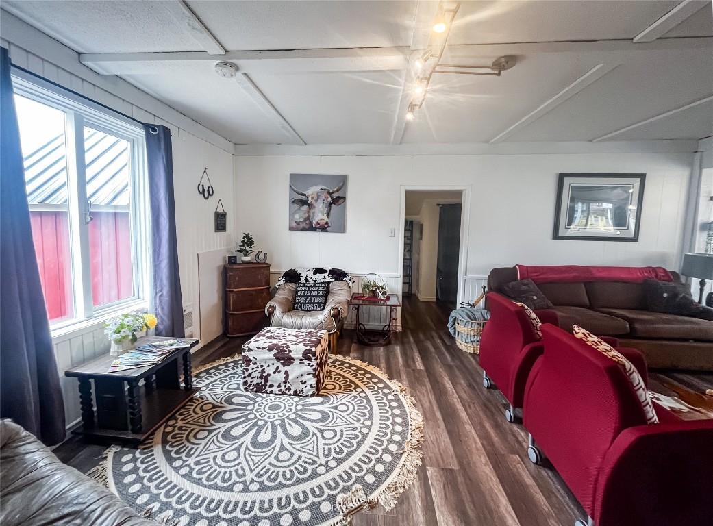 5844 Highway 33, Beaverdell, BC - Indoor