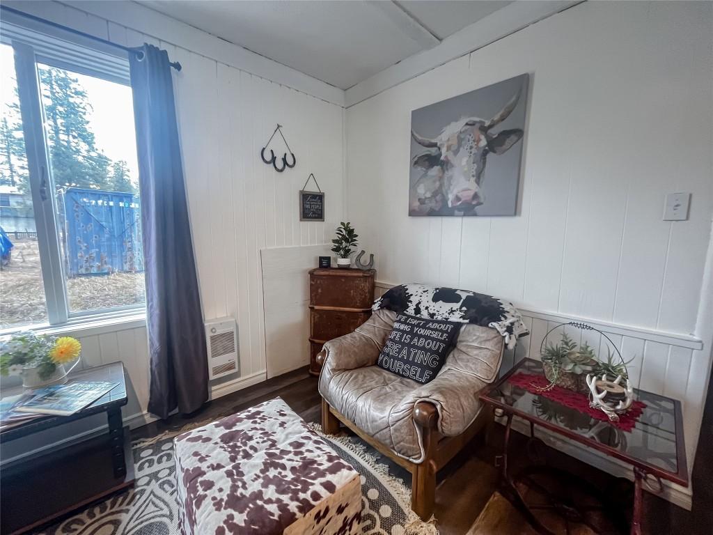 5844 Highway 33, Beaverdell, BC - Indoor