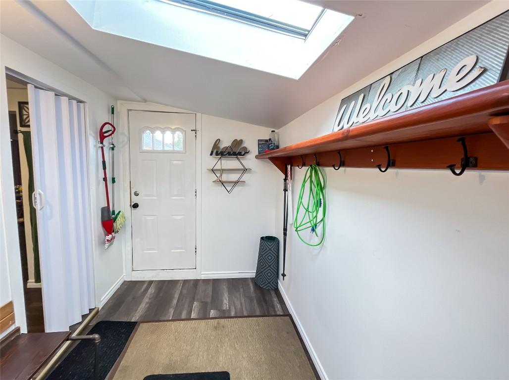 5844 Highway 33, Beaverdell, BC - Indoor Photo Showing Other Room