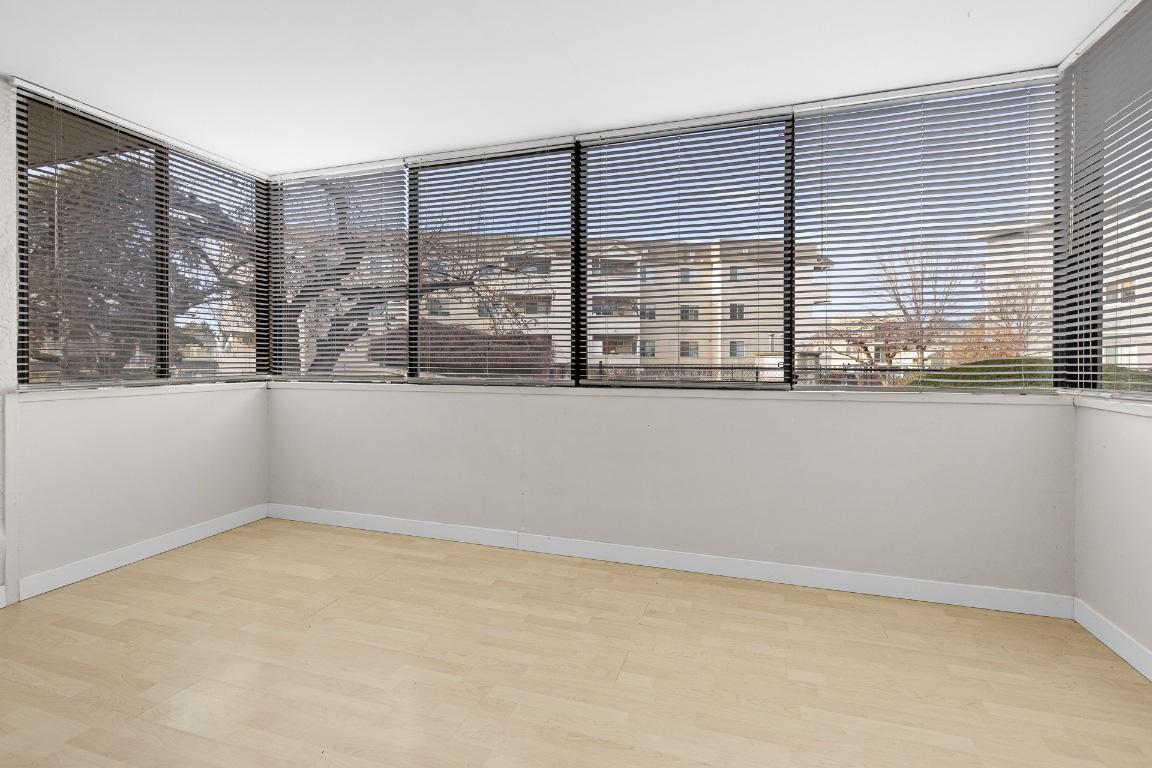 112-445 All Star Court, Kelowna, BC - Indoor Photo Showing Other Room