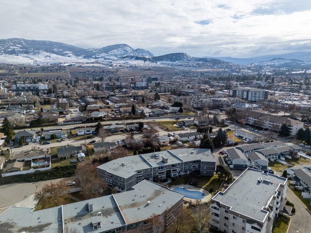 112-445 All Star Court, Kelowna, BC - Outdoor With View