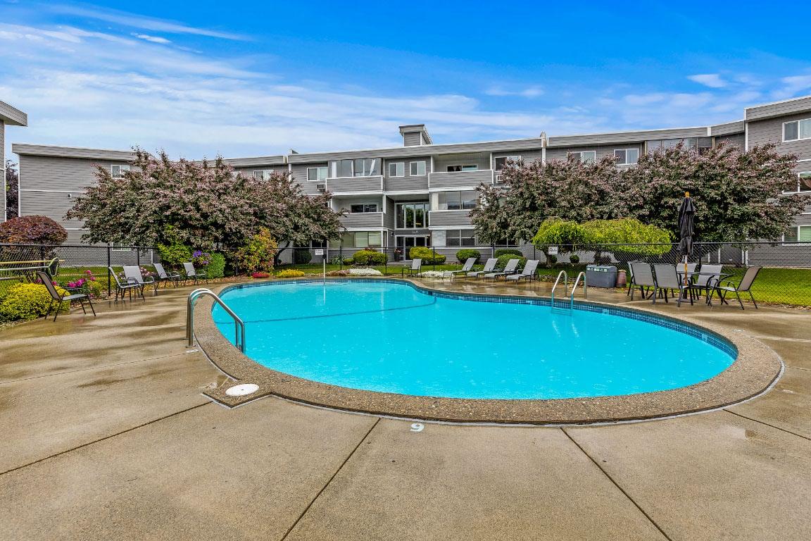 112-445 All Star Court, Kelowna, BC - Outdoor With In Ground Pool