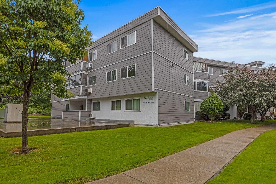 112-445 All Star Court, Kelowna, BC - Outdoor