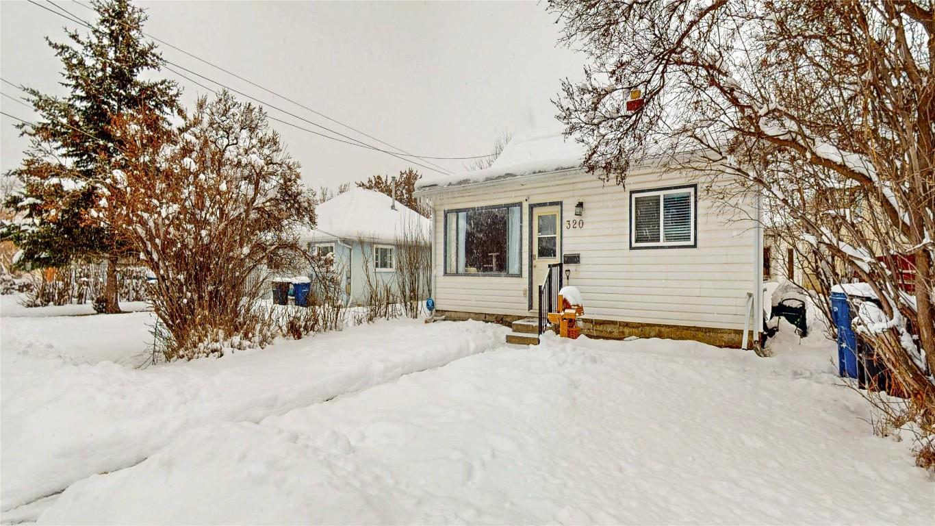 320 2Nd Avenue, Cranbrook, BC - Outdoor