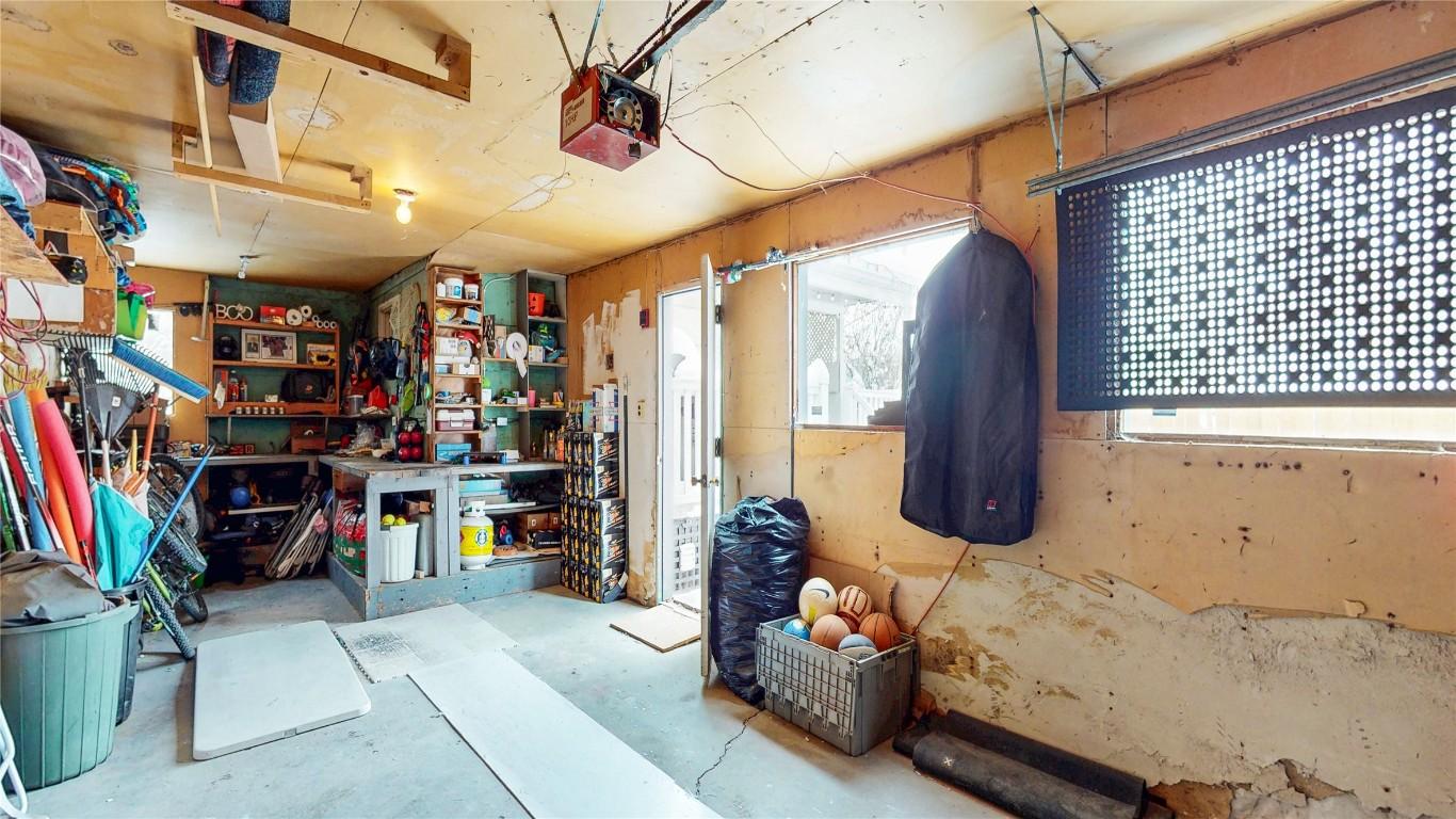 320 2Nd Avenue, Cranbrook, BC - Indoor