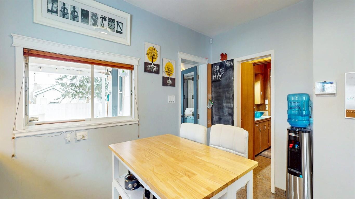 320 2Nd Avenue, Cranbrook, BC - Indoor