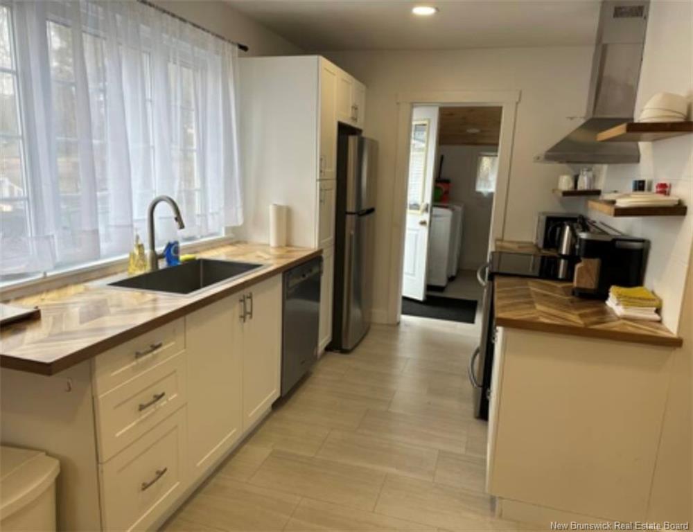 733 Maclaren Ave, Devon, NB