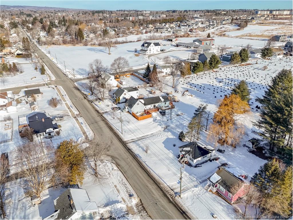 733 Maclaren Ave, Devon, NB