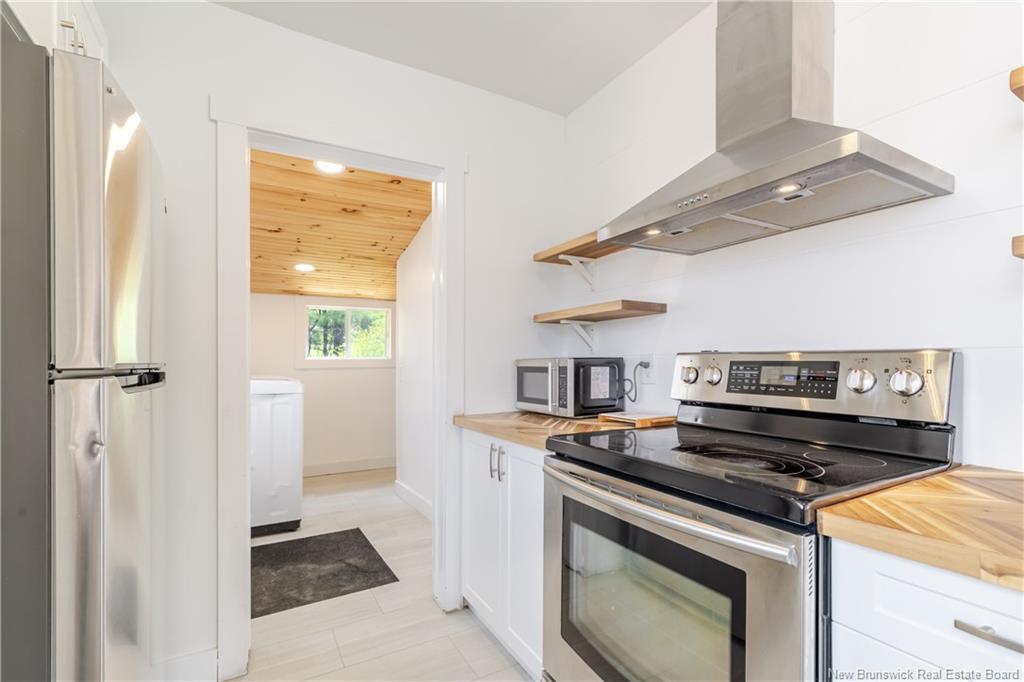 733 Maclaren Ave, Devon, NB