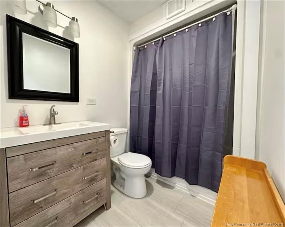 733 Maclaren Ave, Devon, NB