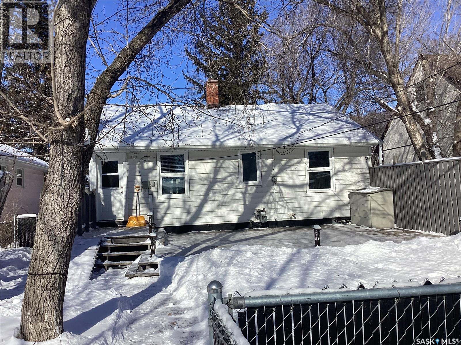 3709 Caen Avenue, Regina, SK - Outdoor
