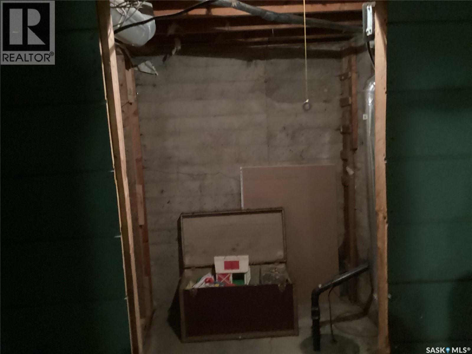 3709 Caen Avenue, Regina, SK - Indoor Photo Showing Basement