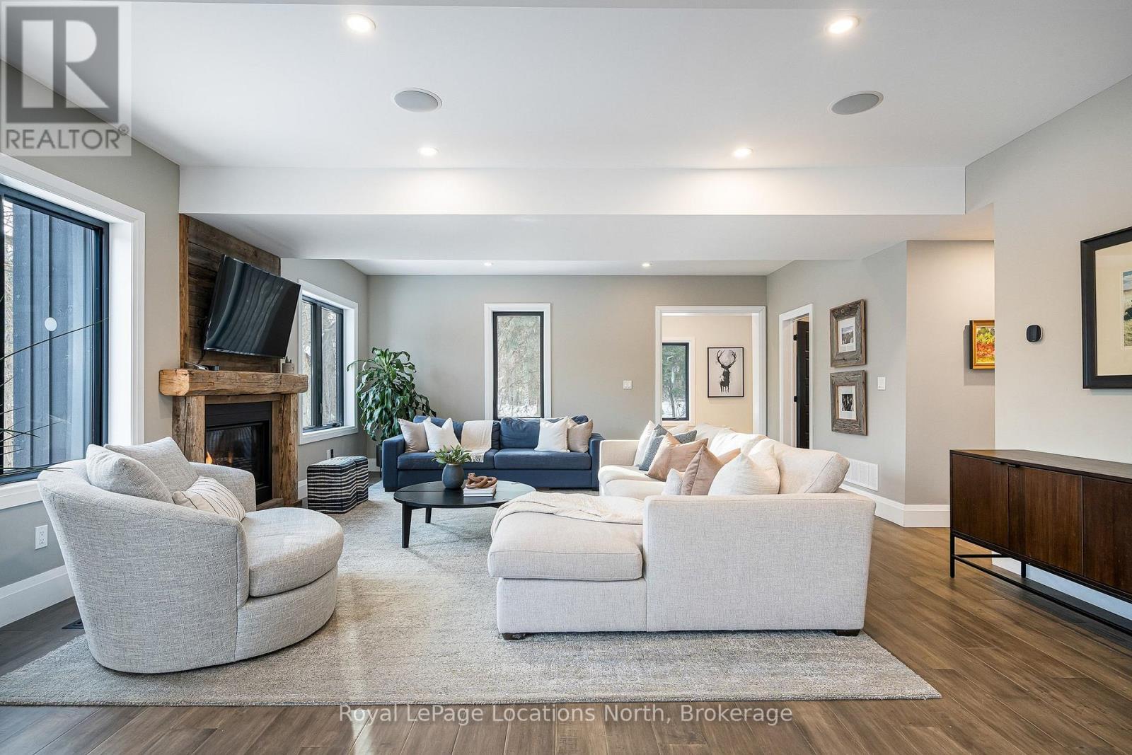 3 Holly Court, Collingwood, ON - Indoor Photo Showing Living Room With Fireplace