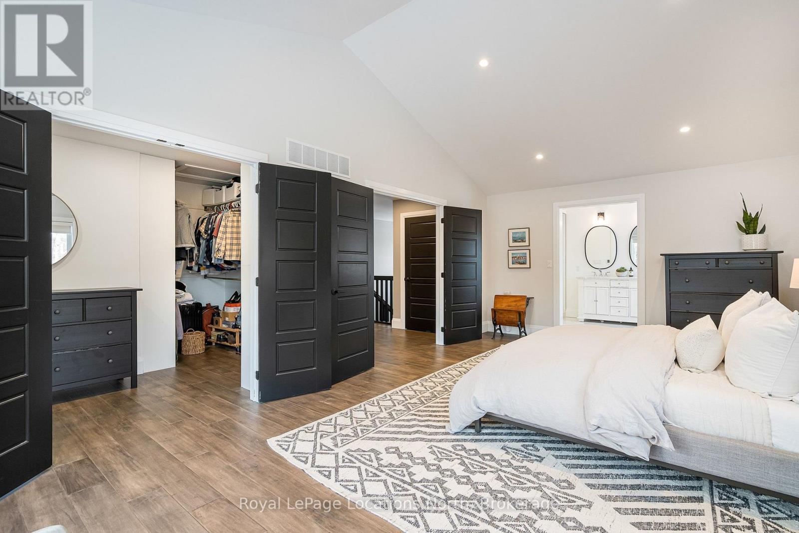 3 Holly Court, Collingwood, ON - Indoor Photo Showing Bedroom