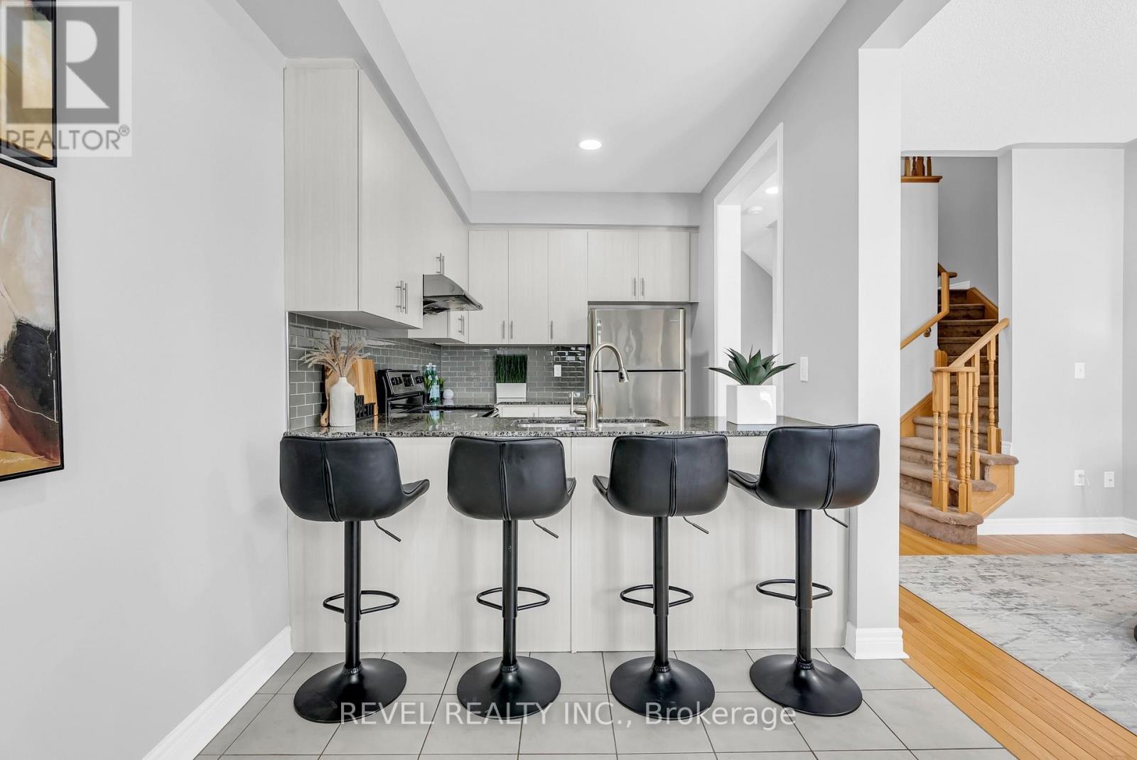 1769 Carousel Drive, Pickering, ON - Indoor Photo Showing Kitchen With Upgraded Kitchen