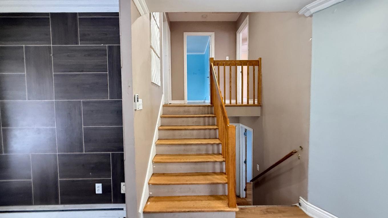 Escalier - 956 Rue Chaumont, Chambly, QC - Indoor Photo Showing Other Room