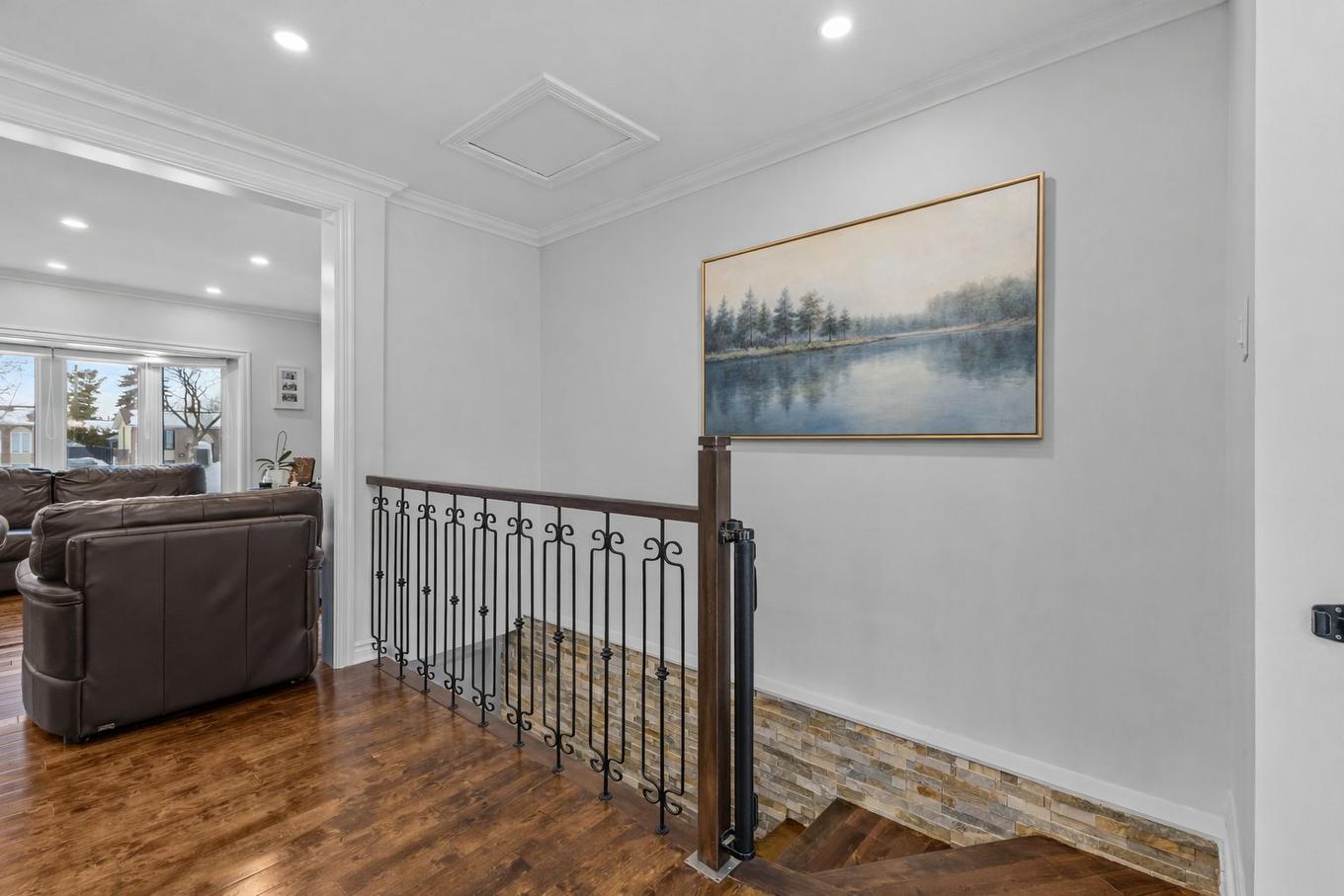 Escalier - 848 Rue Gilles, Laval (Fabreville), QC - Indoor Photo Showing Other Room