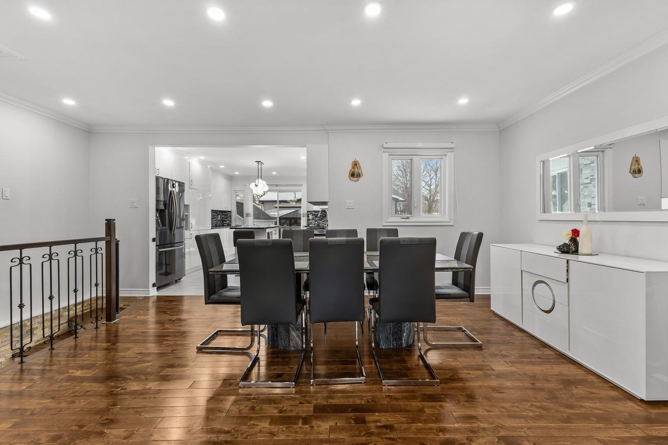 Salle à manger - 848 Rue Gilles, Laval (Fabreville), QC - Indoor Photo Showing Dining Room