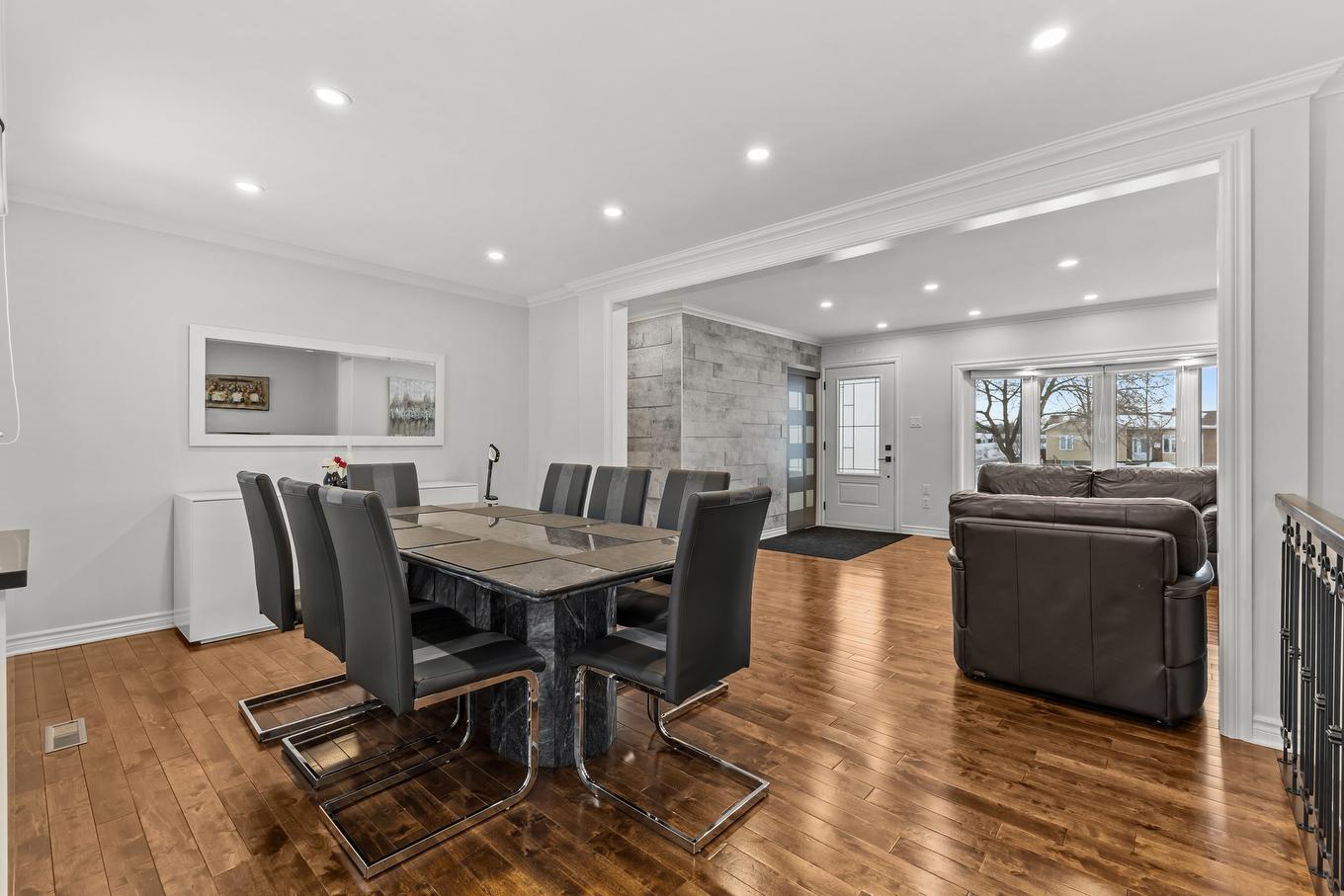 Salle à manger - 848 Rue Gilles, Laval (Fabreville), QC - Indoor Photo Showing Dining Room
