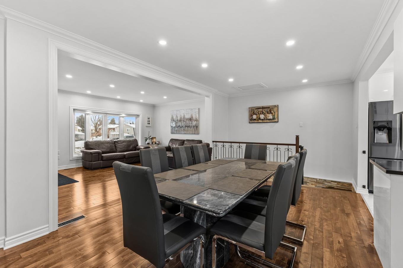 Salle à manger - 848 Rue Gilles, Laval (Fabreville), QC - Indoor Photo Showing Dining Room