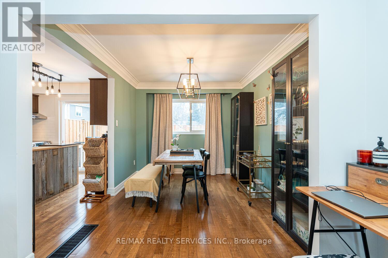 145 - 1050 Shawnmarr Road, Mississauga, ON - Indoor