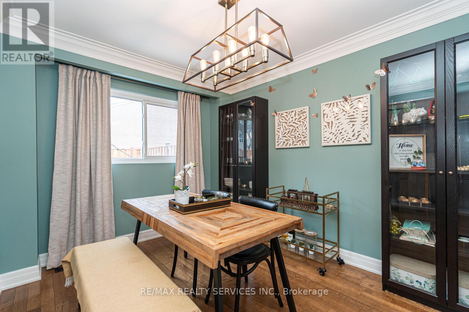 145 - 1050 Shawnmarr Road, Mississauga, ON - Indoor