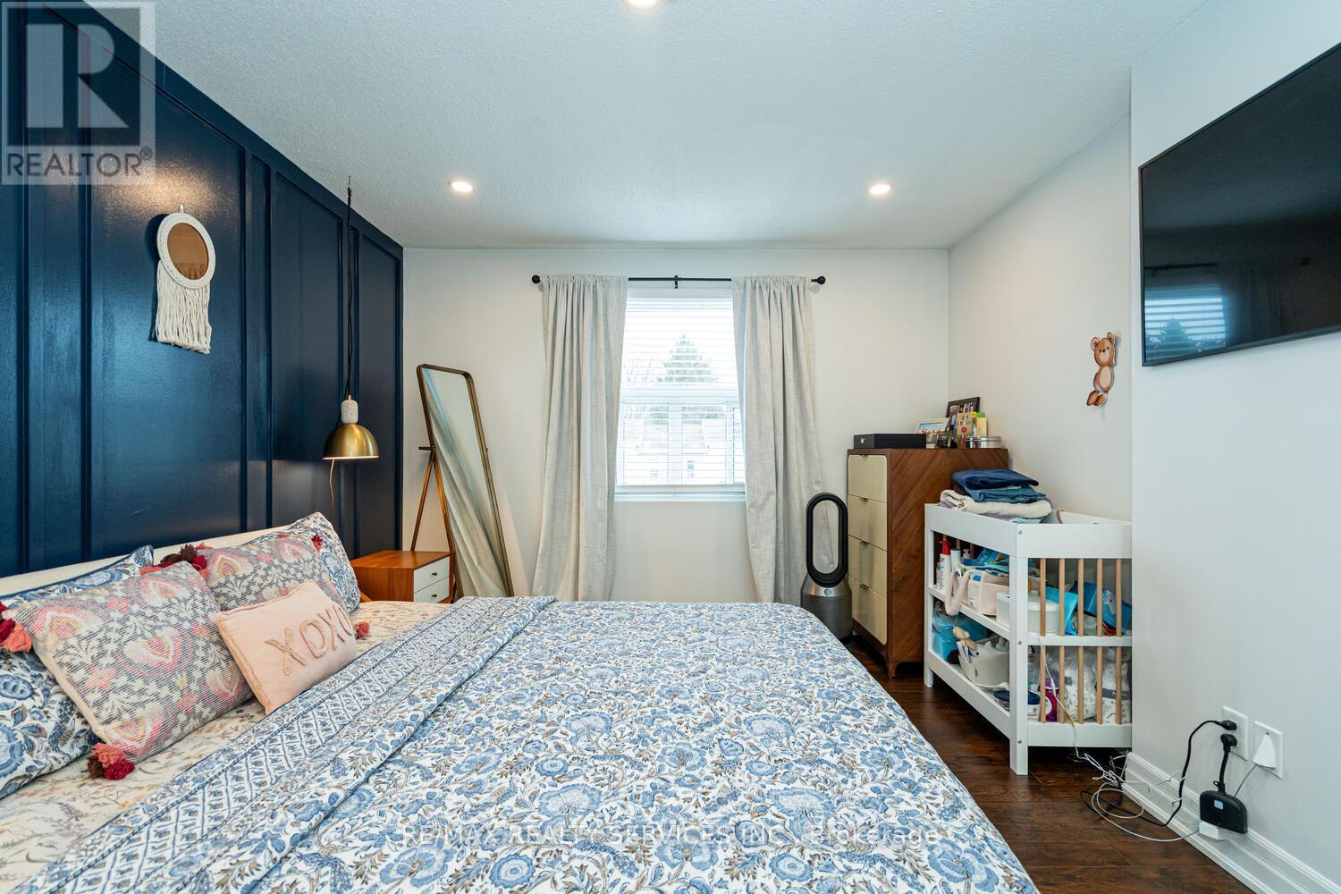 145 - 1050 Shawnmarr Road, Mississauga, ON - Indoor Photo Showing Bedroom