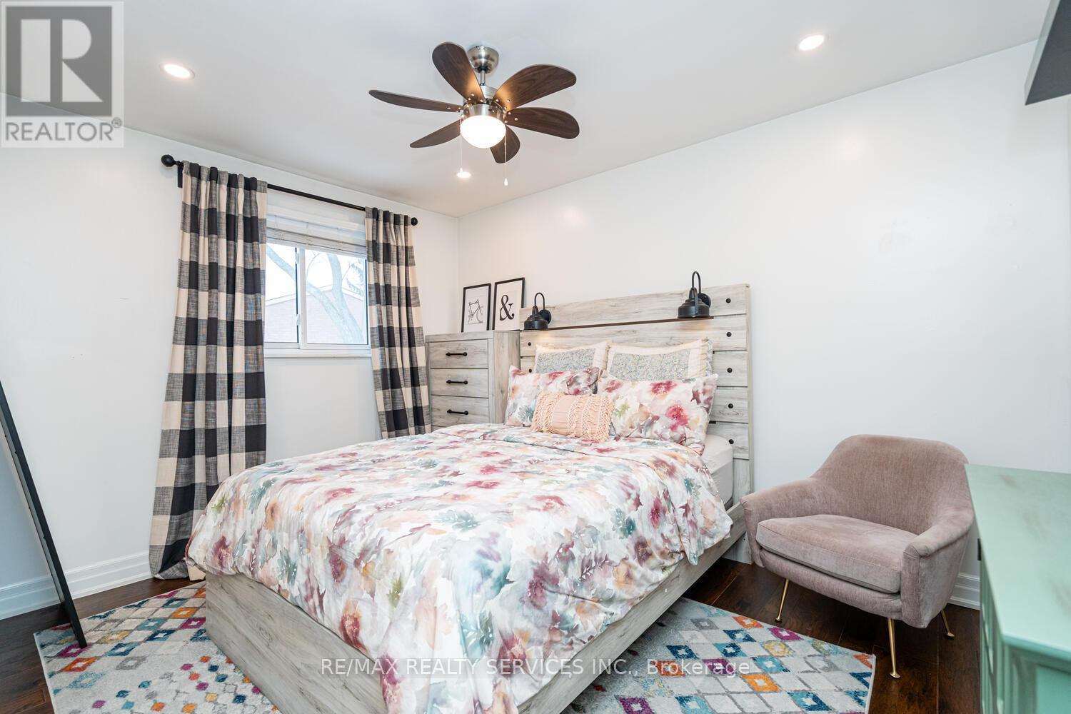 145 - 1050 Shawnmarr Road, Mississauga, ON - Indoor Photo Showing Bedroom