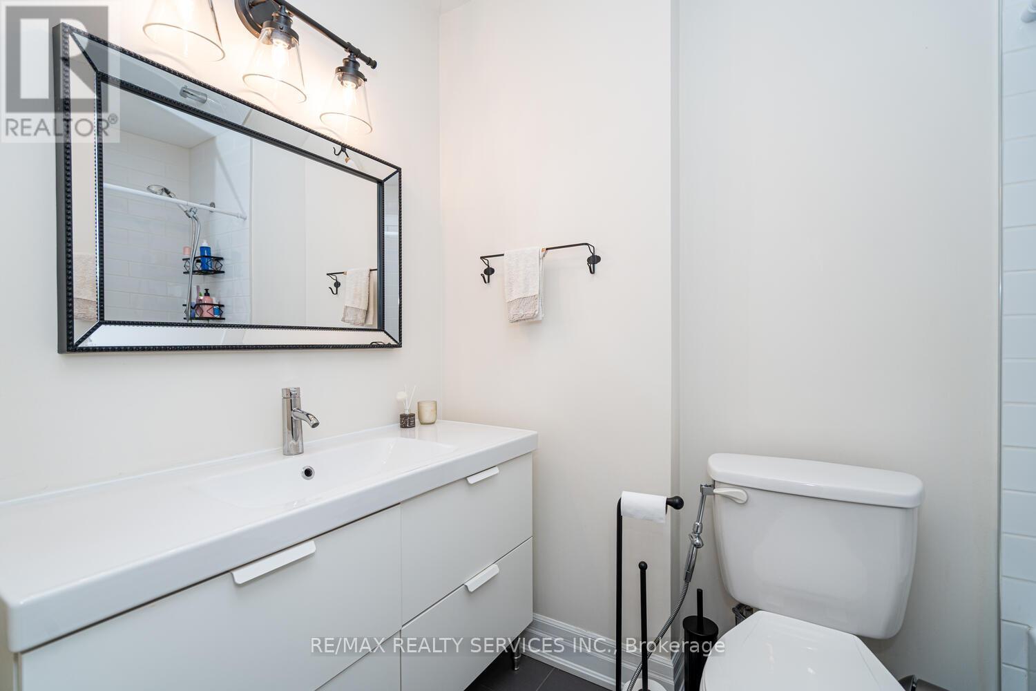 145 - 1050 Shawnmarr Road, Mississauga, ON - Indoor Photo Showing Bathroom