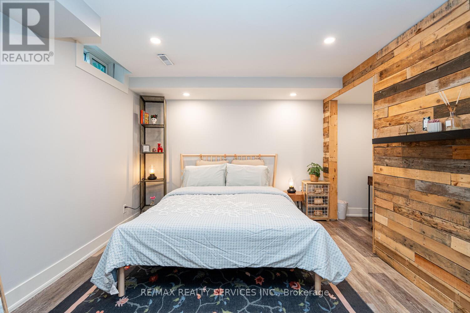 145 - 1050 Shawnmarr Road, Mississauga, ON - Indoor Photo Showing Bedroom