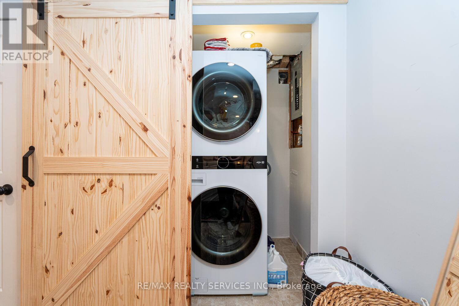 145 - 1050 Shawnmarr Road, Mississauga, ON - Indoor Photo Showing Laundry Room