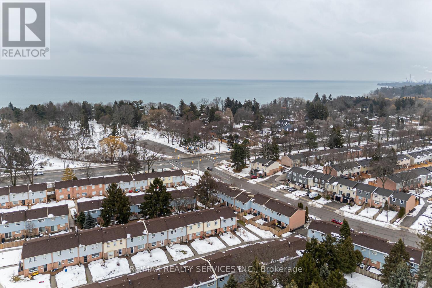 145 - 1050 Shawnmarr Road, Mississauga, ON - Outdoor With Body Of Water With View